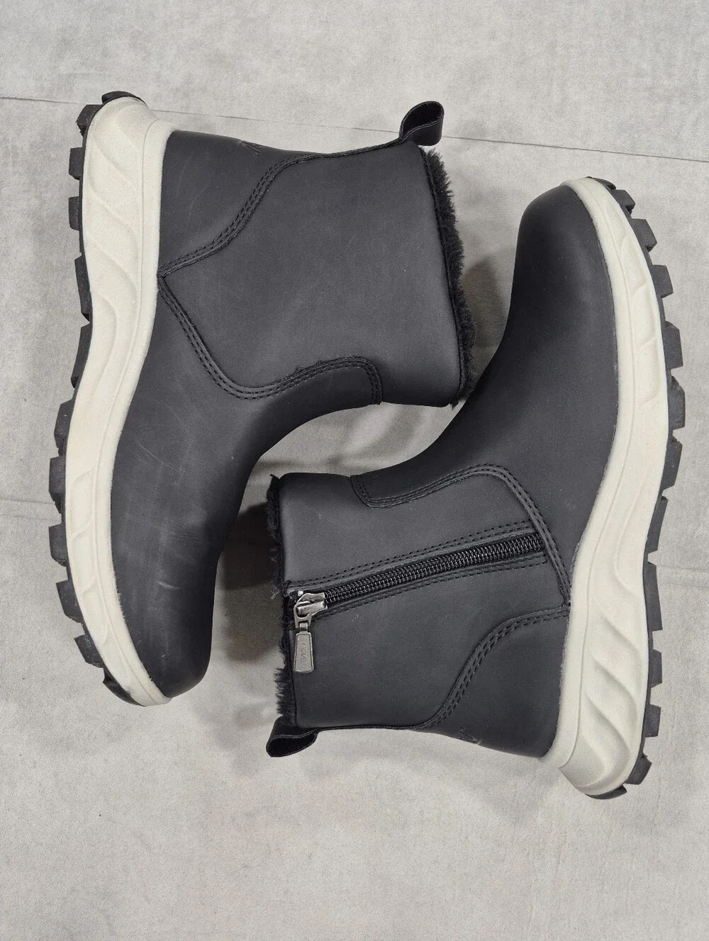 Khombu Sienna boots women's 8M black All Weather faux fur lined side zip
